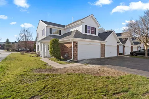 32446 N Rushmore Ave, Lakemoor, IL 60051