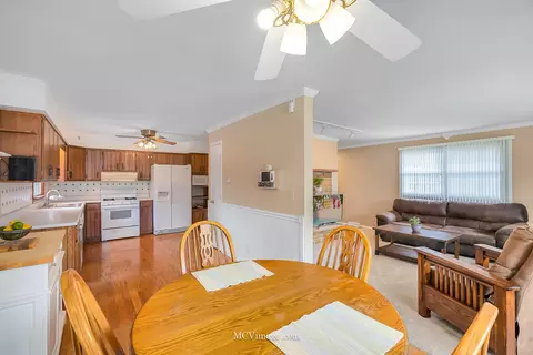 1874 Robert Ct, Aurora, IL 60506 photo 6