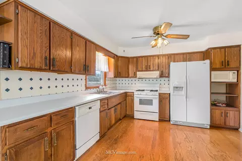 1874 Robert Ct, Aurora, IL 60506 photo 7