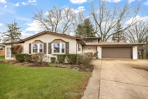 1874 Robert Ct, Aurora, IL 60506