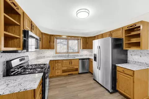 Kitchen - 25955 Oak Rd, Monee, IL 60449 photo 1 of 4