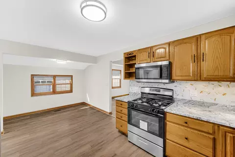 Kitchen - 25955 Oak Rd, Monee, IL 60449 photo 3 of 4