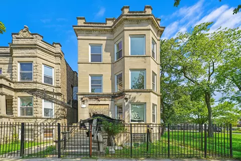 3906 W Gladys Ave, Chicago, IL 60624