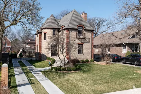 9118 S Winchester Ave, Chicago, IL 60643