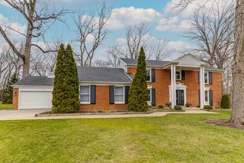 14 Friar Tuck Ct, Lincolnshire, IL 60069