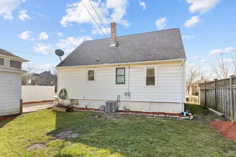 Exterior - 250 S Eastern Ave, Manhattan, IL 60442 photo 4 of 5