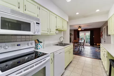 Kitchen - 14 Ryan Dr, Bloomington, IL 61701 photo 1 of 4