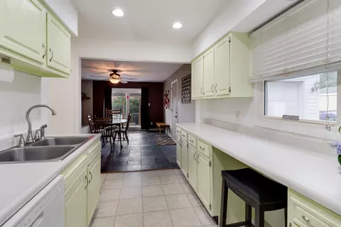 Kitchen - 14 Ryan Dr, Bloomington, IL 61701 photo 2 of 4
