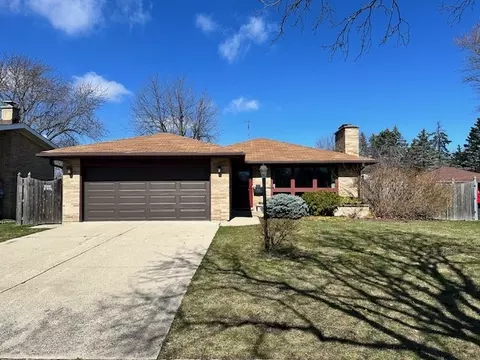 2608 Brnot Ave, Waukegan, IL 60087