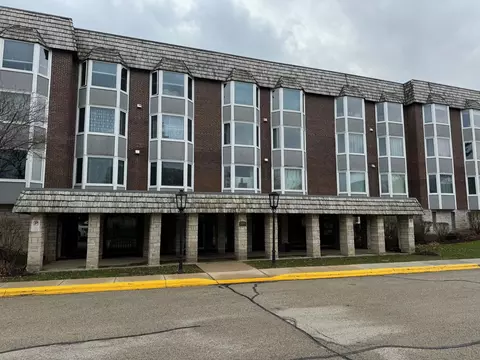2400 Windsor Mall #2K, Park Ridge, IL 60068