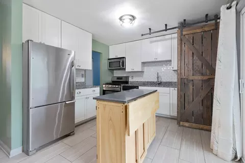 Kitchen - 2015 W Oakleaf Dr, Johnsburg, IL 60051 photo 3 of 5