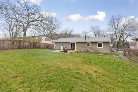 Exterior - 2015 W Oakleaf Dr, Johnsburg, IL 60051 photo 4 of 6