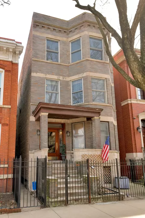 2327 N Southport Ave, Chicago, IL 60614