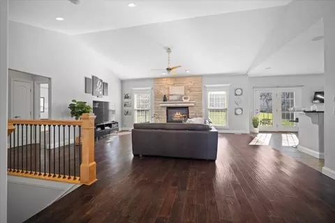 3591 Napa Ln, Normal, IL 61761 photo 2