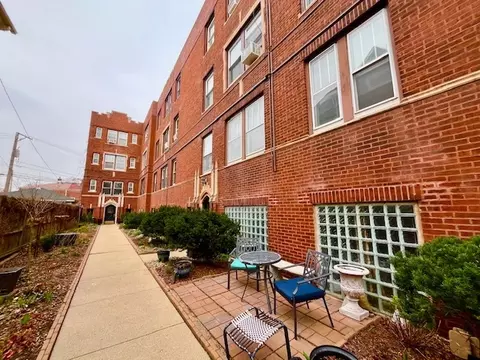 1750 W Granville Ave #1B, Chicago, IL 60660