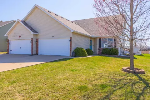 309 Burcham Dr, Le Roy, IL 61752 photo 41