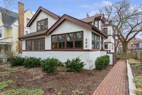 422 Greenwood St, Evanston, IL 60201
