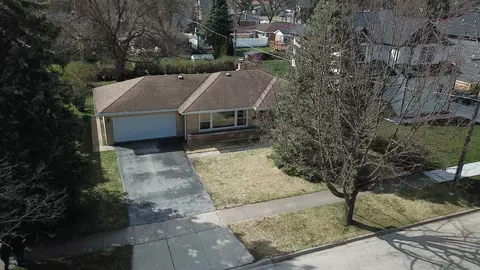 1032 Sherwood Rd, La Grange Park, IL 60526