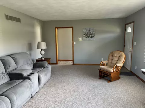 Living - 212 Darrell St, Henry, IL 61537 photo 3 of 3