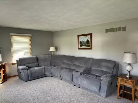 Living - 212 Darrell St, Henry, IL 61537 photo 2 of 3