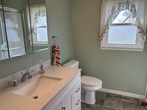 Bath - 212 Darrell St, Henry, IL 61537 photo 1 of 2
