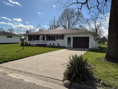 Exterior - 212 Darrell St, Henry, IL 61537 photo 1 of 4