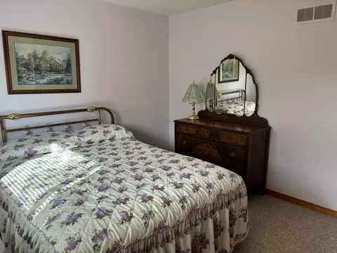 Bedroom - 212 Darrell St, Henry, IL 61537 photo 5 of 6