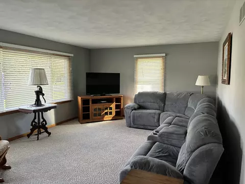 Living - 212 Darrell St, Henry, IL 61537 photo 1 of 3