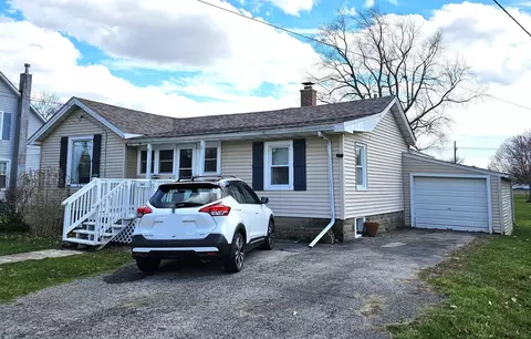 344 W Center St, Sandwich, IL 60548