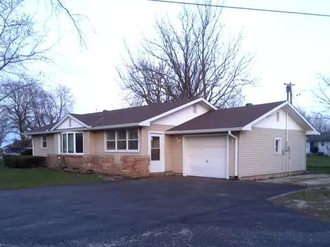 304 E Beech St, Piper City, IL 60959