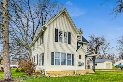 310 S Third St, Peotone, IL 60468 photo 2