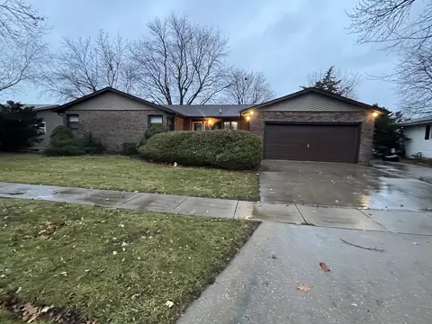 324 Northknoll Dr, Rochelle, IL 61068