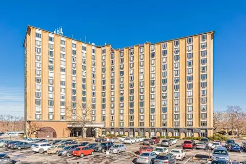 1 Renaissance Pl #1116, Palatine, IL 60067