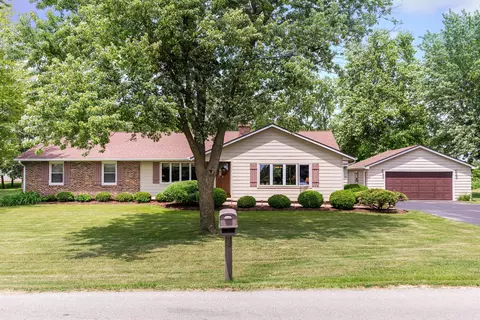 1435 Freed Rd, Sycamore, IL 60178