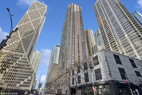 401 E Ontario St #1606, Chicago, IL 60611