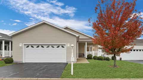 1824 Blue Ribbon Ln, Grayslake, IL 60030