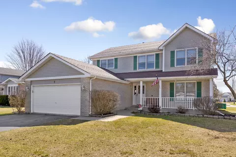 2 Crofton Ct, Lake In The Hills, IL 60156