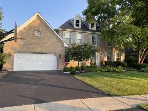 1641 Eagle Brook Dr, Geneva, IL 60134