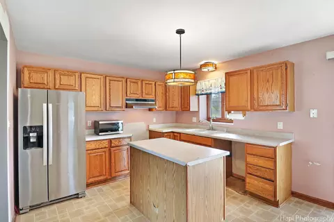 1111 Florence St, Mchenry, IL 60051 photo 3