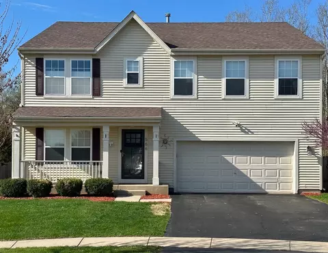 566 Canterbury Ln, Pingree Grove, IL 60140