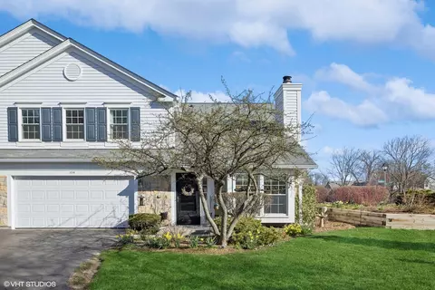 1713 Ardmore Ln, Wheaton, IL 60189