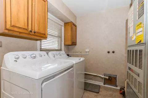 Undisclosed, Worth, IL 60482 photo 12