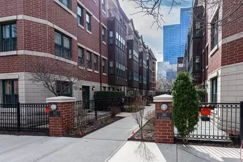 315 E Cullerton St #4, Chicago, IL 60616