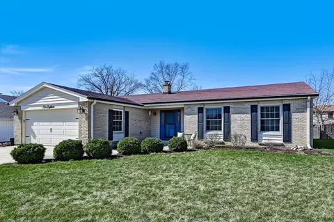 618 Newport Ave, Westmont, IL 60559