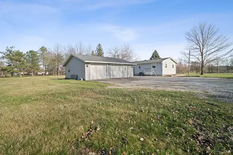 Exterior - 20232 Us Highway 150, Downs, IL 61736 photo 6 of 7