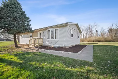 Exterior - 20232 Us Highway 150, Downs, IL 61736 photo 1 of 7