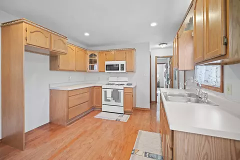 Kitchen - 20232 Us Highway 150, Downs, IL 61736 photo 3 of 4