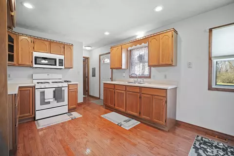 Kitchen - 20232 Us Highway 150, Downs, IL 61736 photo 1 of 4