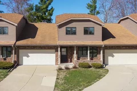 139 Manor Cir #19, Bloomington, IL 61704