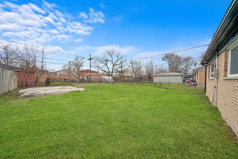 631 E 155th St, Phoenix, IL 60426 photo 16